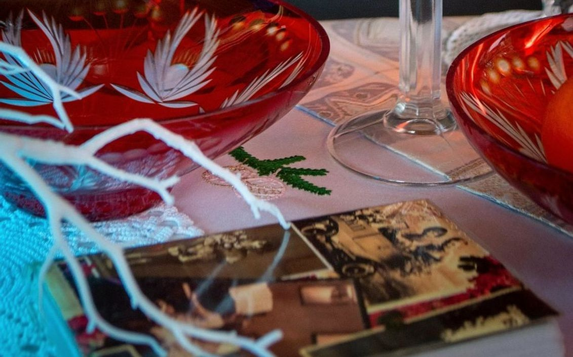 Una barra de chocolate artesanal con cobertura crujiente